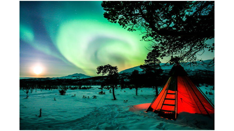 TENT CAMP IN THE NORTH LIGHTS: SWEDEN