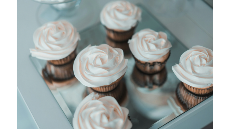 CUPCAKE FURYASINI GERİ GETİRELİM: SADE VE GÜZEL CUPCAKE SÜSLEMESİ