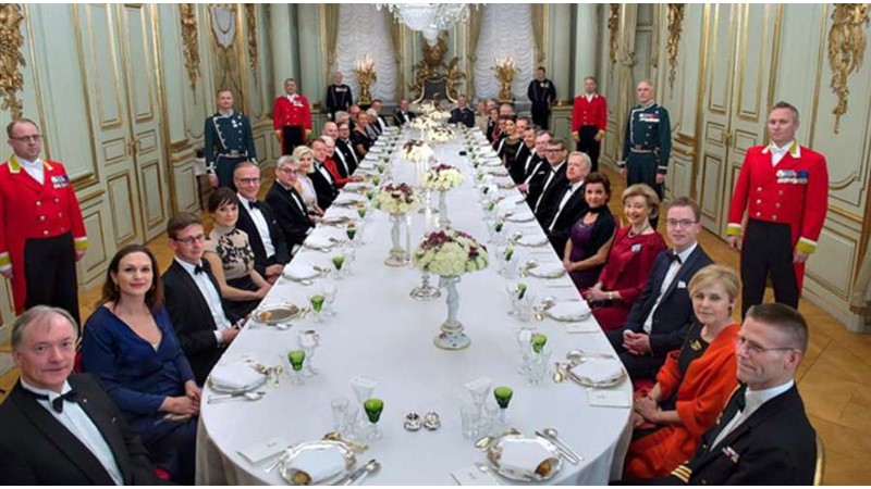Sofraya Küsülmez! İngiltere Kraliyet Ailesinin Sofra Kurallarını Masaya Yatırdık