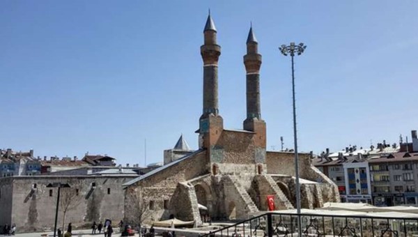 Güzel Şehirlerimizden Olan Sivas’ın Tarihi