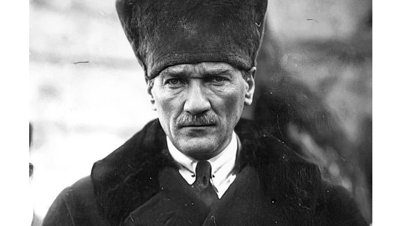 GELİYOR GELMEKTE OLAN: MUSTAFA KEMAL SAMSUN’A DOĞRU YOLA ÇIKTI - Friendz10