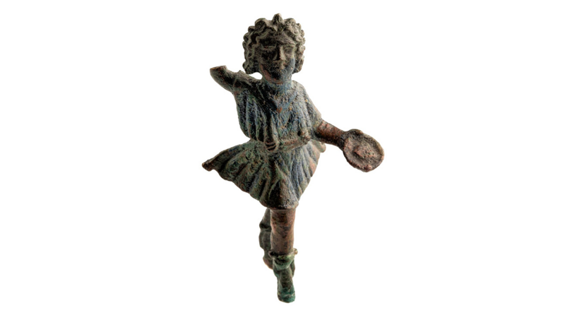 KAHRAMAN ATALARIN RUHLARI: LARES VE PENATES