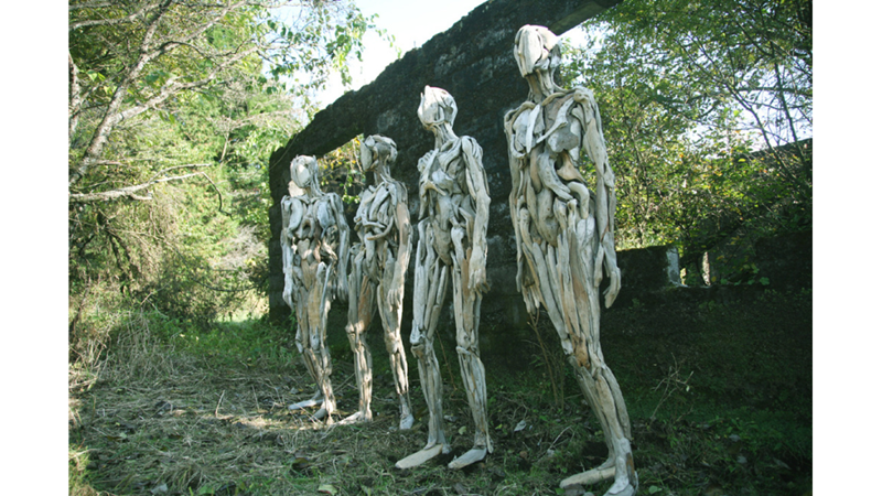 CİNSİYETSİZ AĞAÇ HEYKELLER: TORSO