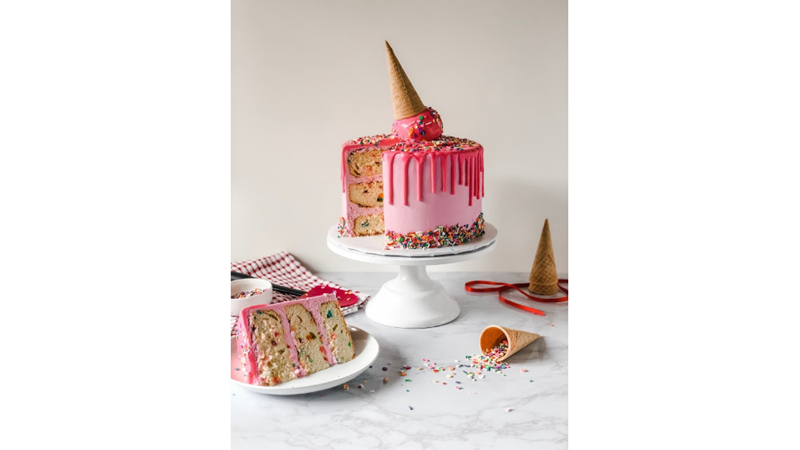 BARBİE TEMALI DOĞUM GÜNÜ İÇİN: PEMBE VE ŞEKERLEMELİ DOĞUM GÜNÜ PASTASI ÖRNEĞİ - Friendz10