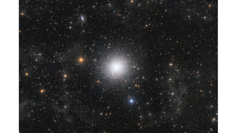 THE GREAT GLOBULAR STAR CLUSTER ON HERCULES: EDMOND HALLEY HERCULES CONSTELLATION