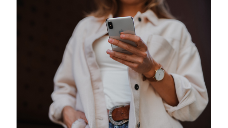 DİZİLERDE VEYA FİLMLERDE ARTAN TELEFON KULLANIMI