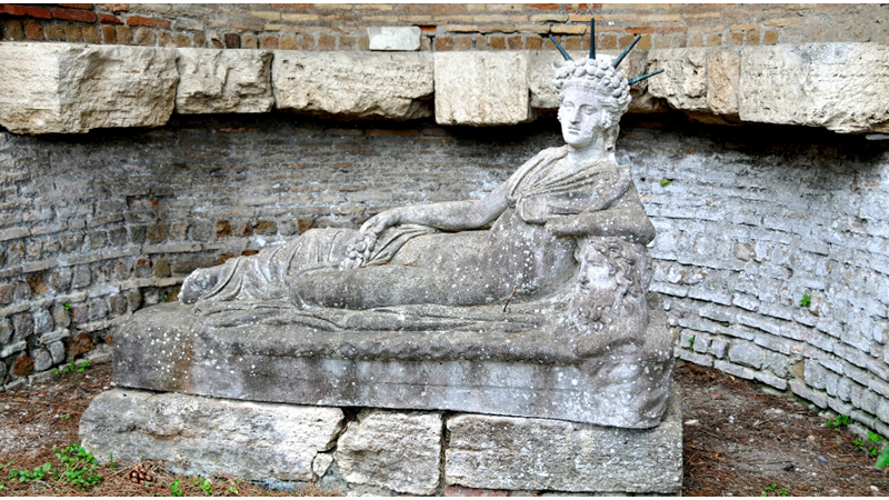 ATTIS HEYKELİ