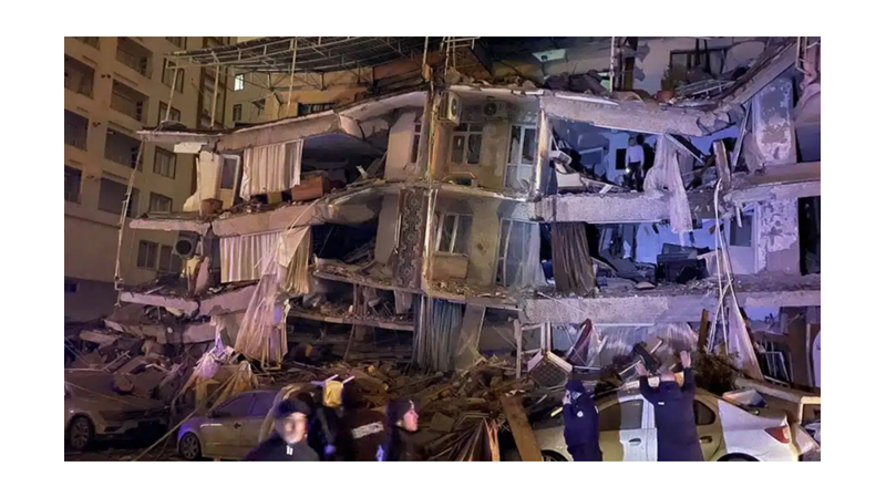 DEPREM BÖLGELERİNE GİTMEDEN DE YARDIM ELİNİ UZATABİLİRSİNİZ!