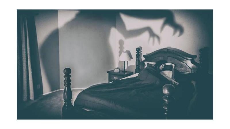 KARANLIK ÇÖKÜNCE ORTAYA ÇIKAN NİKTOFOBİ: KARANLIK KORKUSU