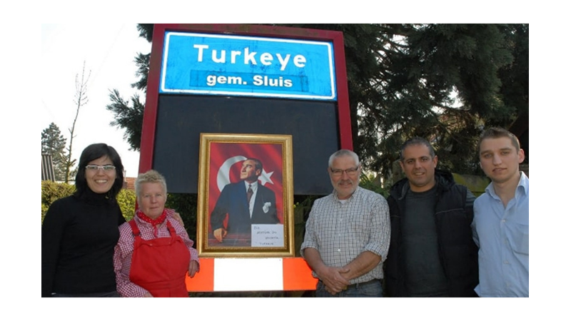 HOLLANDA’DA TÜRKİYE KÖYÜ!