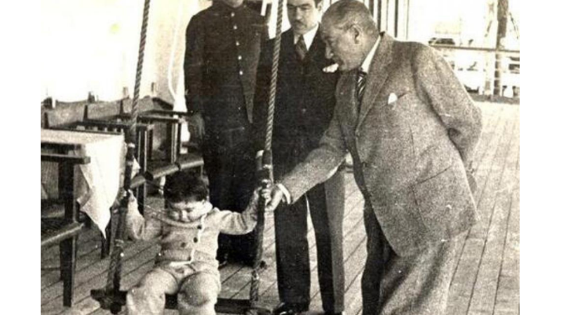 ATATÜRK’ÜN ÇOCUKLARININ BAYRAMI