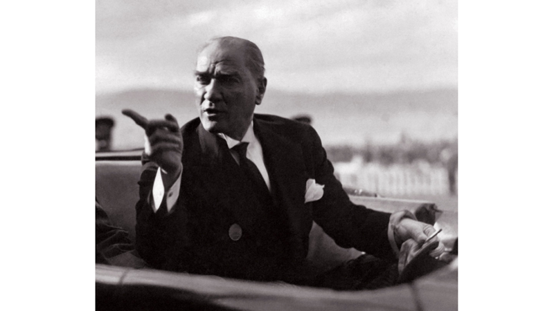 “GİT VE ATATÜRK GİBİ DÜŞÜN” -Friendz10