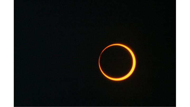 WE MISSED THE SOLAR ECLIPSE BUT LET'S  WATCH IT! -Friendz10