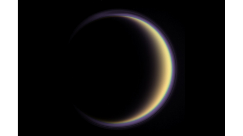A WONDERFUL IMAGE OF TITAN, SATURN'S MOON -Friendz10