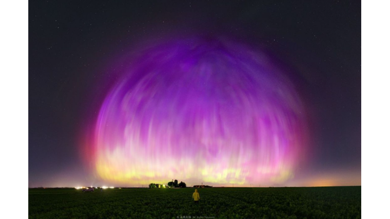 SPHERE OF LIGHT IN THE SKY: SKY DOME AURORA
