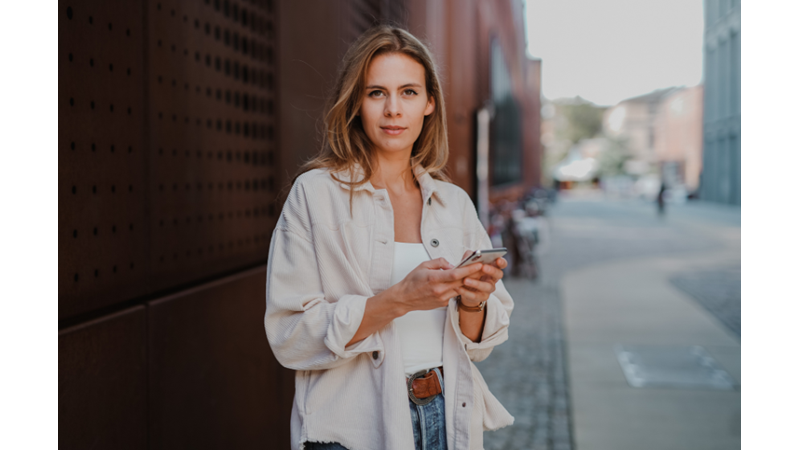 DİZİLERDE VEYA FİLMLERDE ARTAN TELEFON KULLANIMI