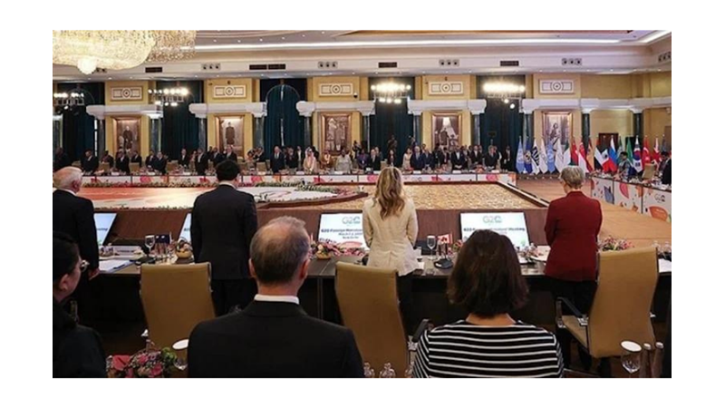 G20 TOPLANTISINDA TÜRKİYE'DEKİ DEPREMZEDELER İÇİN SAYGI DURUŞU