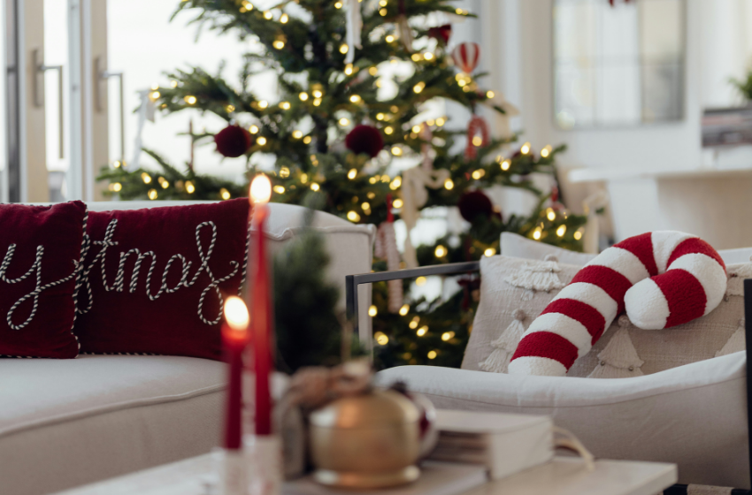 BUGÜN KARŞINIZDA SICACIK BİR YILBAŞI DEKORU VAR: ÇAM AĞACI, KIRLENTLER, MUMLAR VE DAHASI