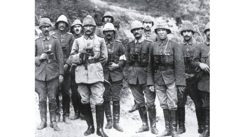 ATATÜRK “KAZANDIĞIMIZ AN, BU ANDIR.” -Friendz10