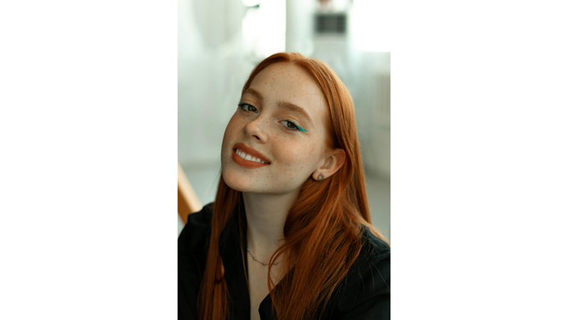 DAHA CESUR VE DAHA RENKLİ OLMA ZAMANI: RENKLİ EYELINERLAR YAZIMIZI SÜSLESİN