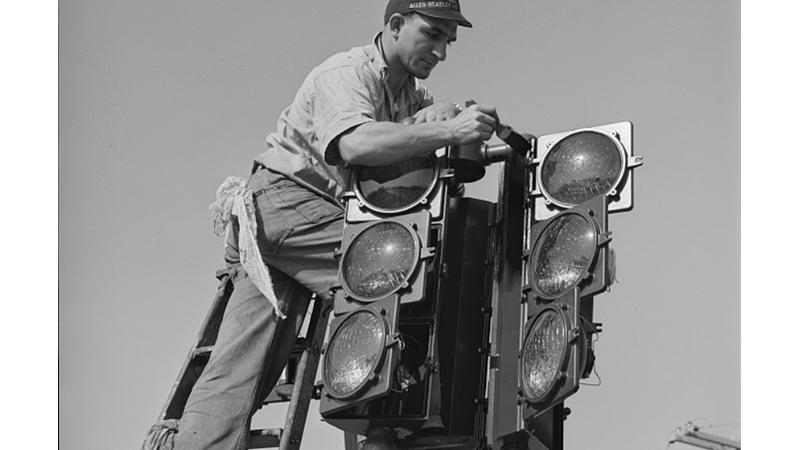 TRAFİK LAMBASININ SERÜVENİ