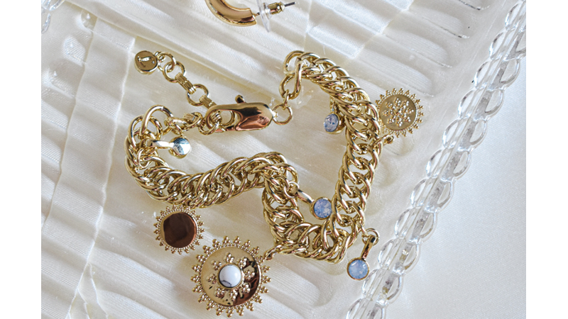 TAK TAKIŞTIR YAKIŞTIR: UFAK MAVİ DOKUNUŞLAR