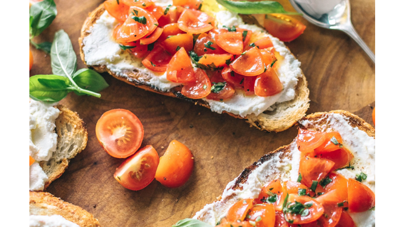 TOST PERİSİ AŞKO KUŞKO OLURSA: MOZARELLALI TOST TARİFİ