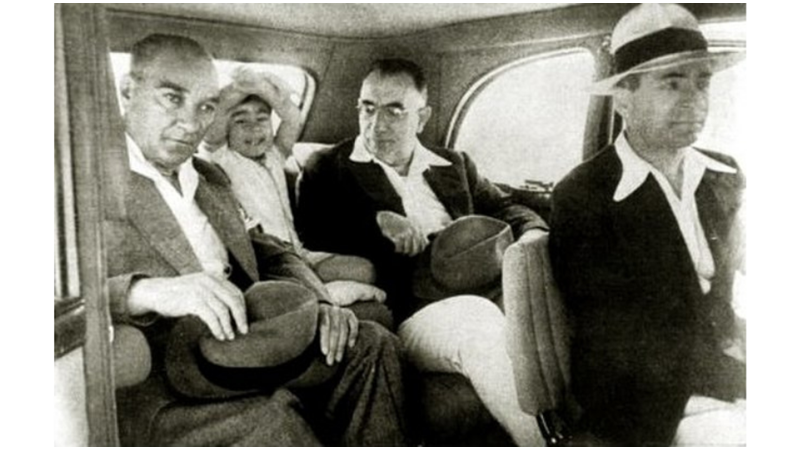 ATATÜRK ANILARI: DAĞ BAŞINI DUMAN ALMIŞ