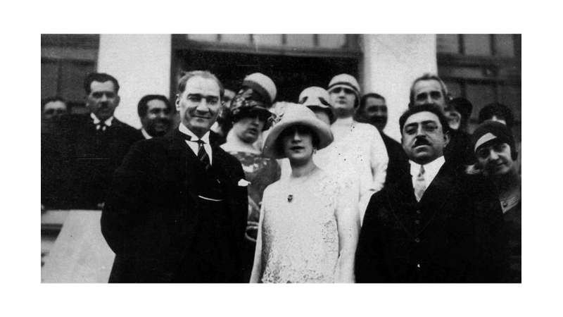 ATATÜRK VE KENDİ BÜTÇESİYLE SANATI DESTEKLEYİŞİ -Friendz10