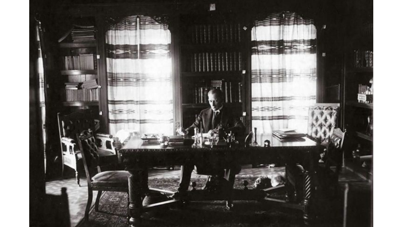 RESMÎ BAYRAMLARIMIZ ARASINDA YER ALMASA DA YADSINAMAZ DERECEDE ÖNEMLİ BİR GÜN: 26 EYLÜL TÜRK DİL BAYRAMIMIZ KUTLU OLSUN! - Friendz10