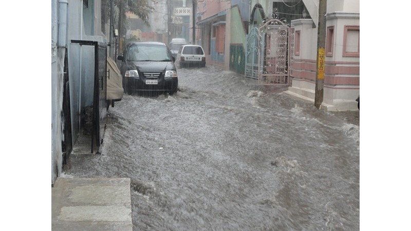 SEL VE KURAKLIK BİR ARADA
