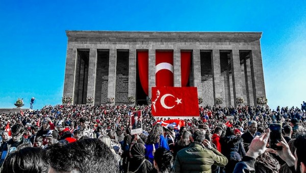 Türk Gençliğinin Ata'ya Cevabı