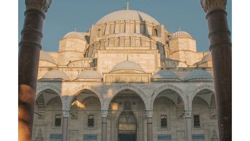 Kale Kuşatıldı
