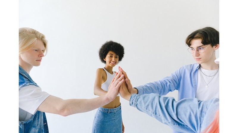 İnsanlar Anlaşarak Hareket Edebilir – Friendz10