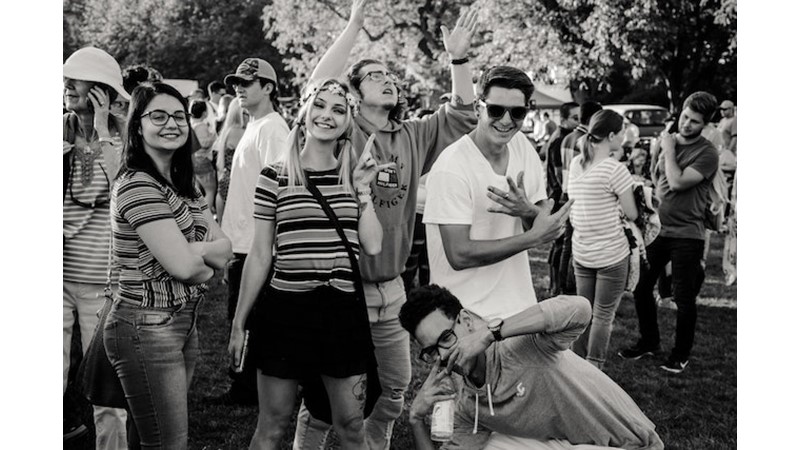 Fazla Dikkat Çekmek Belayı da Çekecektir – Friendz10