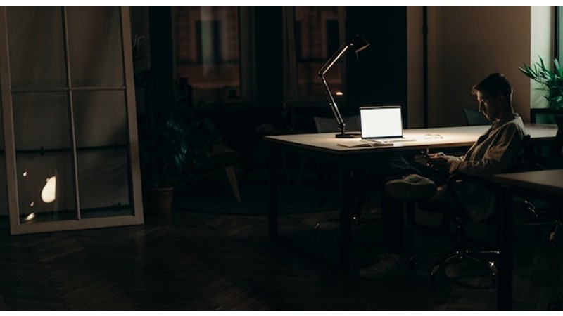 Eve Gidemeyen İnsanlar – Friendz10