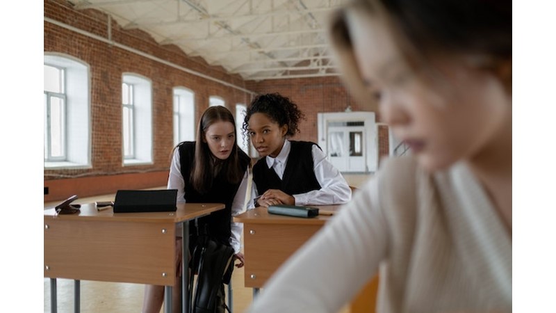 Gizlenen Hisleri Anlamaya Çalışmak – Friendz10