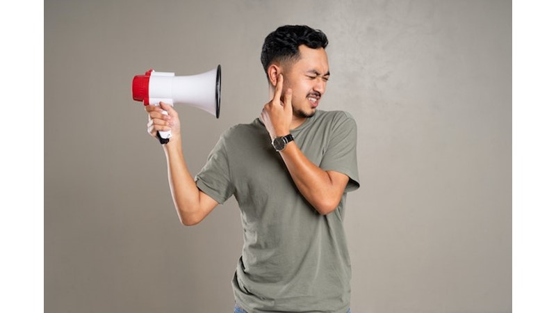 Bağırarak Konuşan İnsanlar – Friendz10