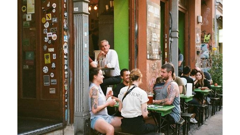 Saf Gibi Davranmak – Friendz10