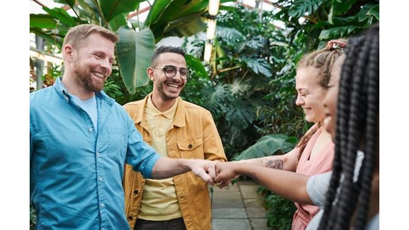 Karşılıklı Fayda İlişkisinin Sevgi ile Birleşimi – Friendz10