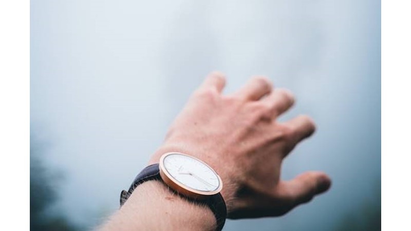 Gözünün Önünde Durur