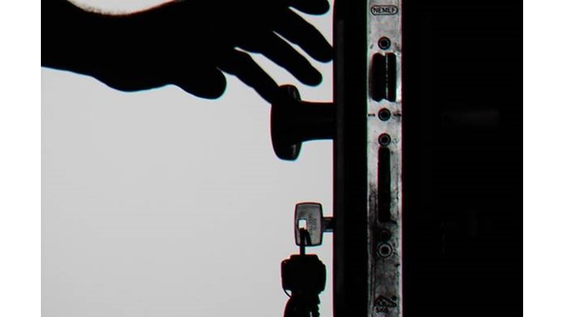 Bazı Kapılar Bazı İnsanlara Açıktır – Friendz10