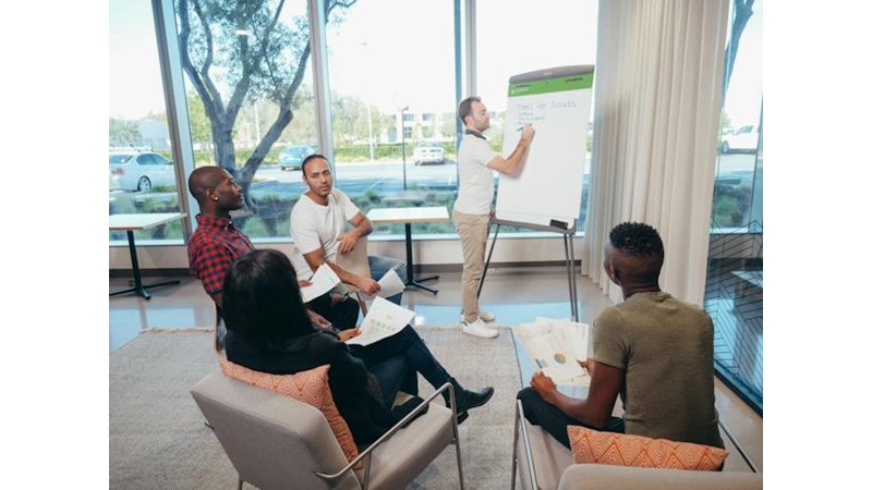 Kendini Kanıtlama Çabası – Friendz10