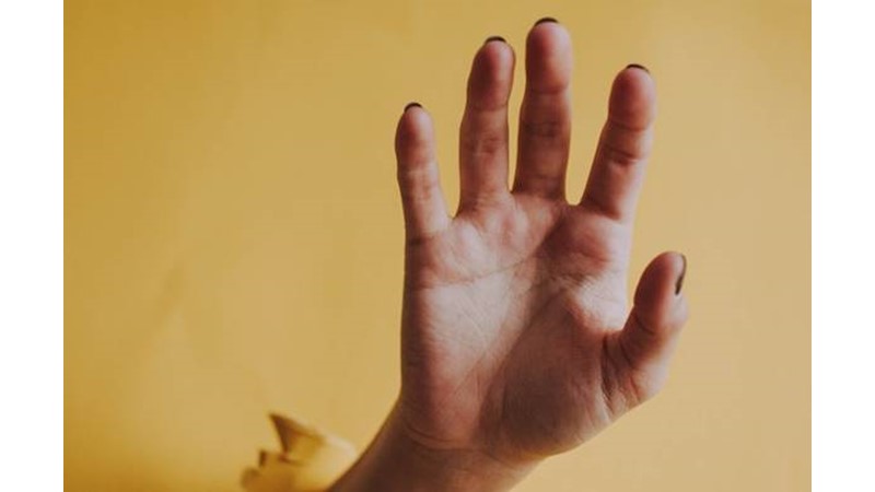 Gözünün Önünde Durur