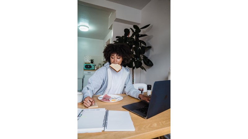 Sürekli Bir Acele Halinde Olmak – Friendz10