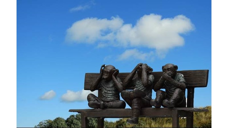 Söyleyecek Çok Şeyi Olan İnsanlar – Friendz10