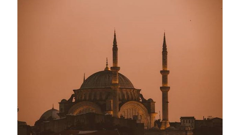 Küçük Krallıklar Arada Kaldı – Friendz10