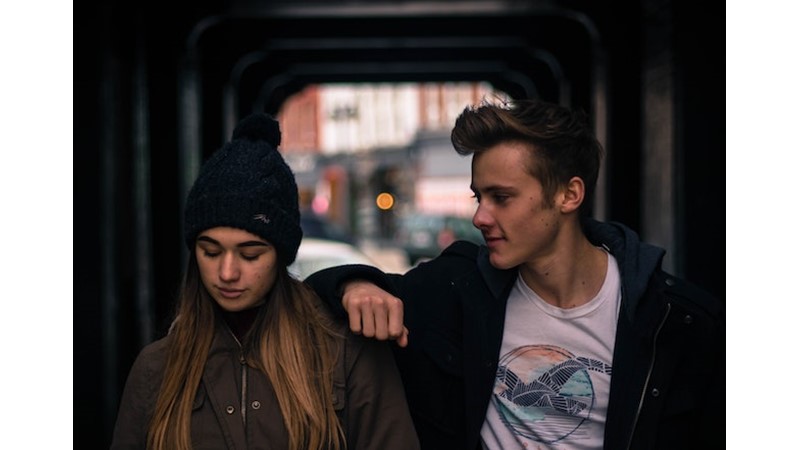 Bir İnsanın Diğerinden Kopamaması – Friendz10