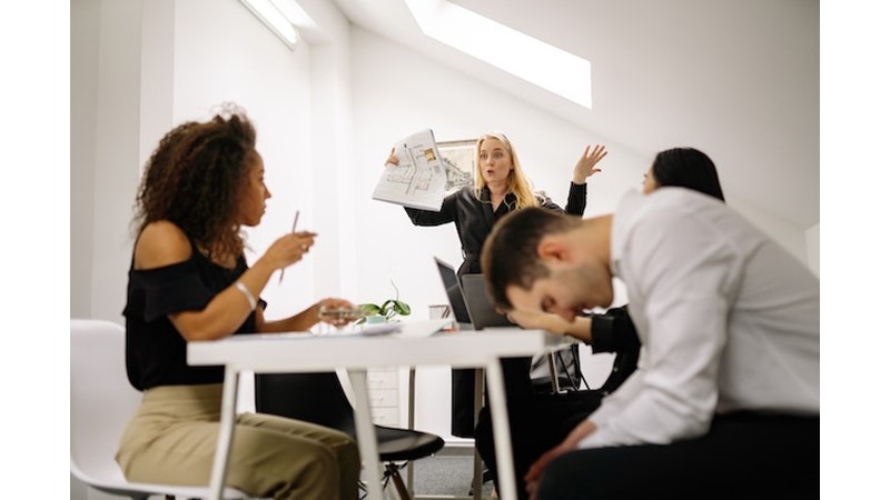 Sinirle Söylenen Sözler – Friendz10