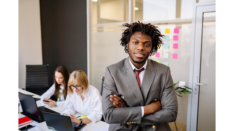 Her Şeyden Haberi Olan Kişi Olmak – Friendz10